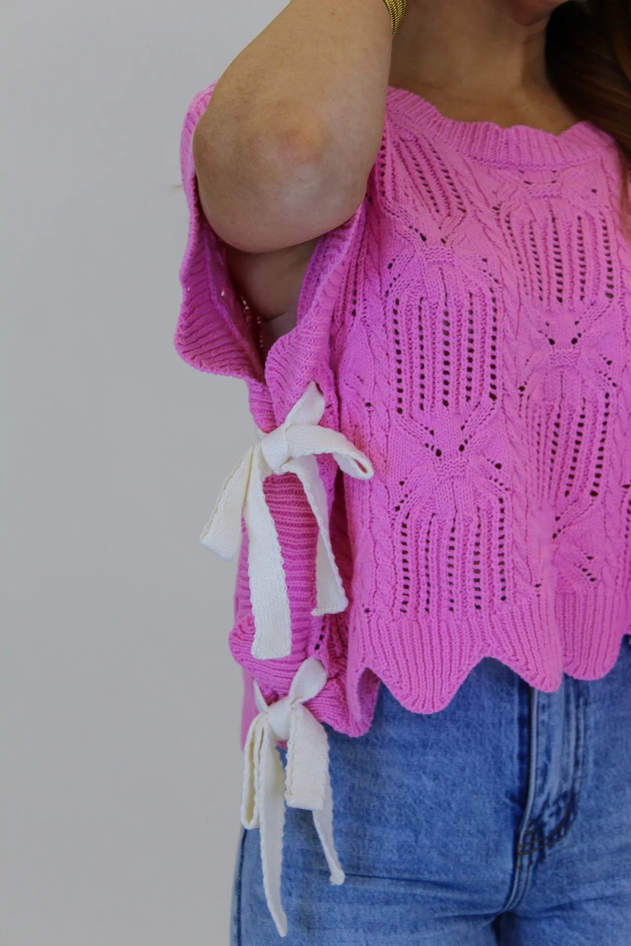 Babe Scallop Side Tie Sleeveless Sweater-Pink