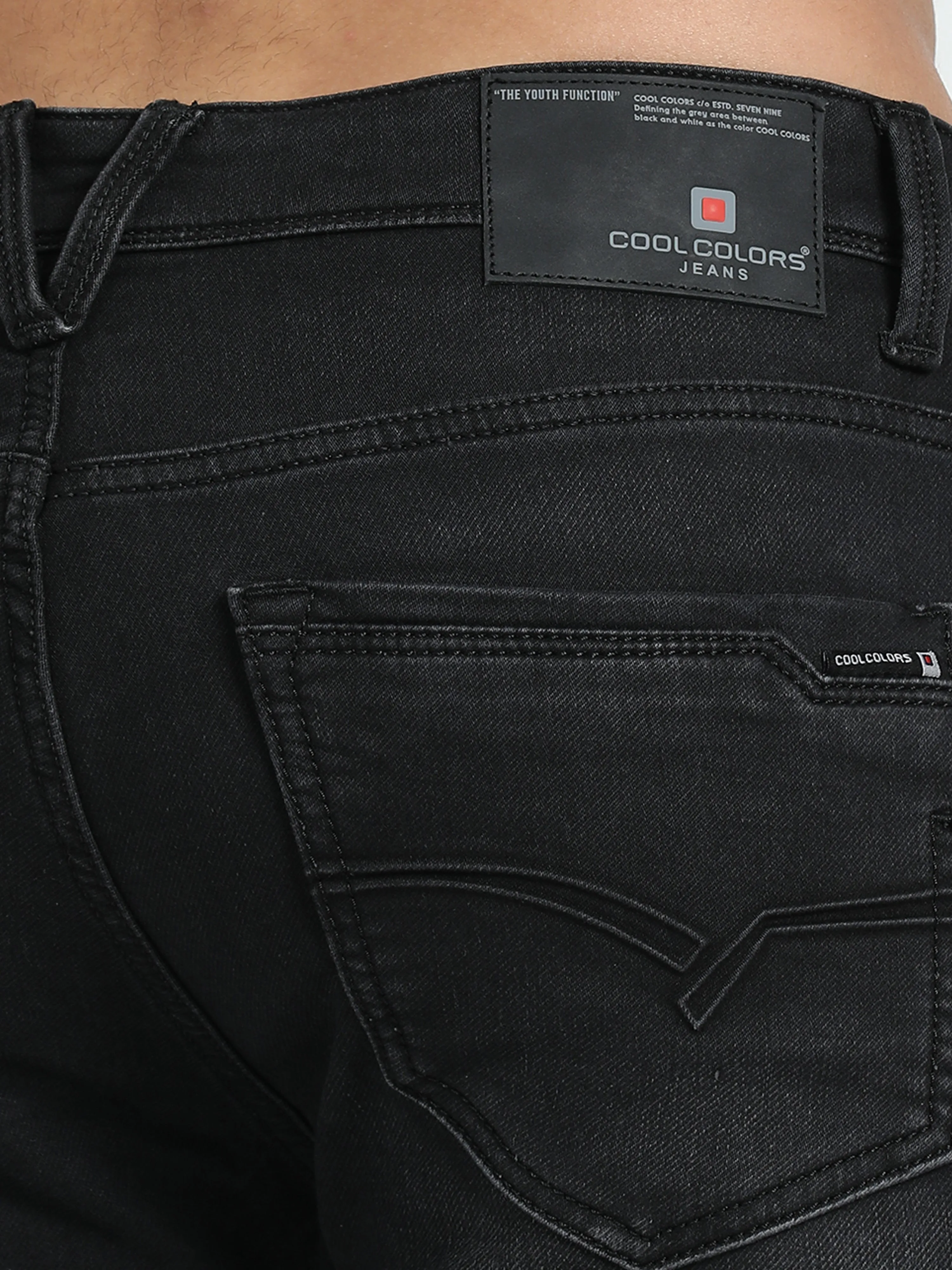 Men's Dark Grey Relaxed Denim Ankle fit Solid Jeans