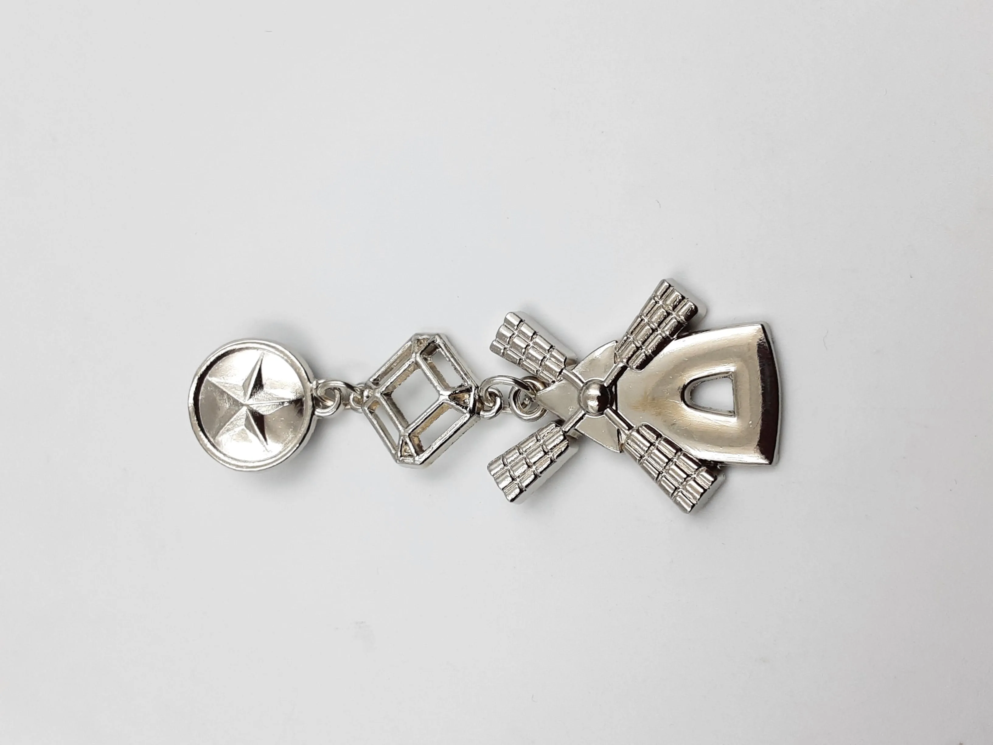 Silver Unique Designed Nickel Brooch
